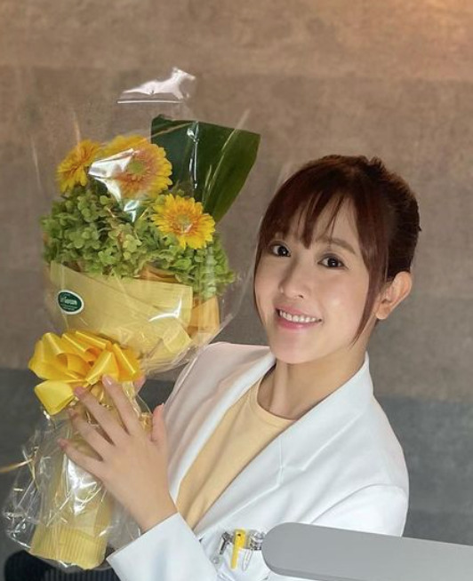 山本ひかる